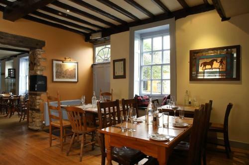 Posada Horse And Groom