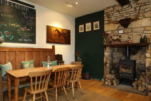 Posada Horse And Groom