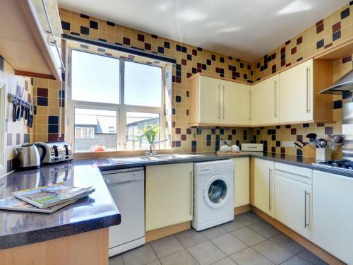 Spacious Apartment In Mortehoe Near The Sea