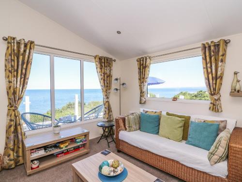 8 Harbour View, New Quay