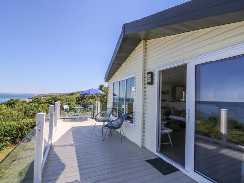 8 Harbour View, New Quay