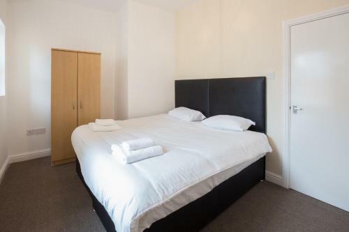 Holmes & Hunters - Bentinck Road Apartments