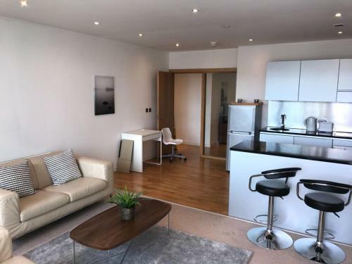 Exceptional Three Bedroom Quayside Apartment