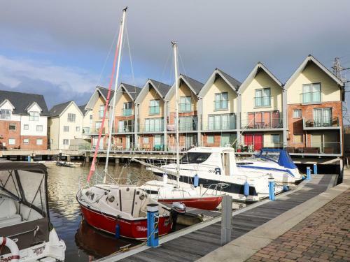 Marina House, Newport