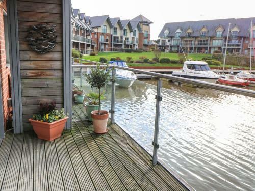 Marina House, Newport