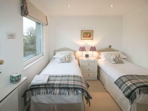 Marina House, Newport