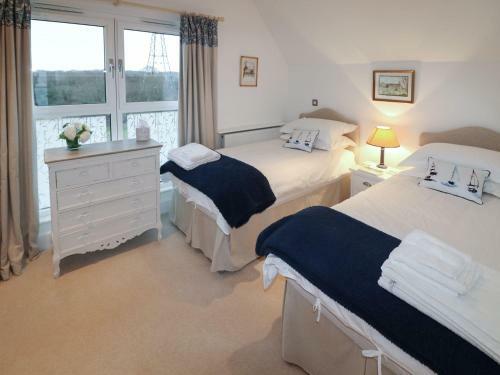 Marina House, Newport