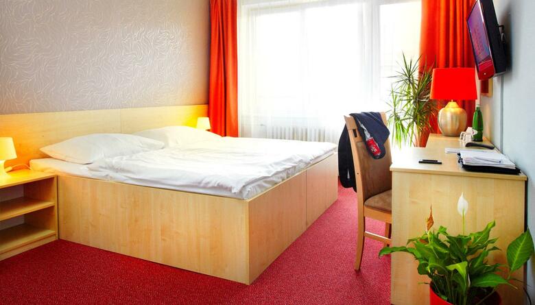 Charles Central Hotel