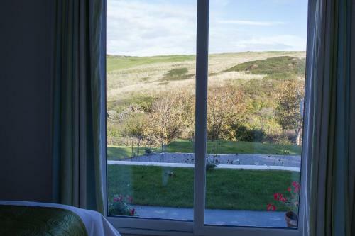 Bed & Breakfast Holywell Bay B & B