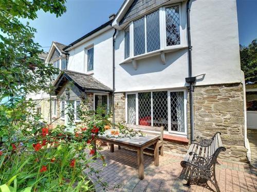 Holiday Home Mawgan Tref