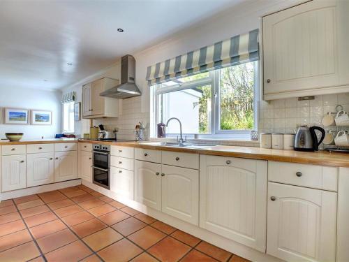 Holiday Home Mawgan Tref