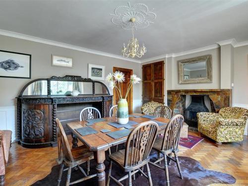 Holiday Home Mawgan Tref