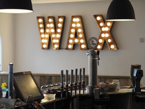 Posada Wax, Watergate