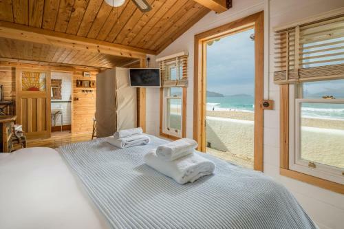 Bed & Breakfast Tolcarne Beach Colonial Restaurant And Rooms