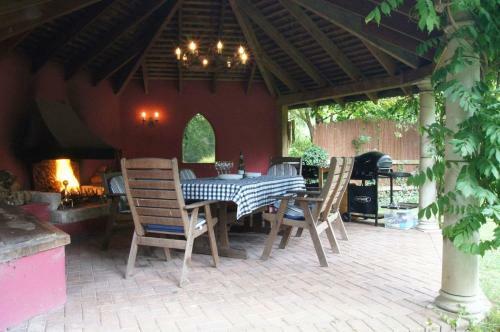 Villa Western House