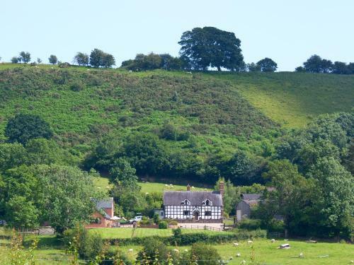 Talog Barn, Newtown