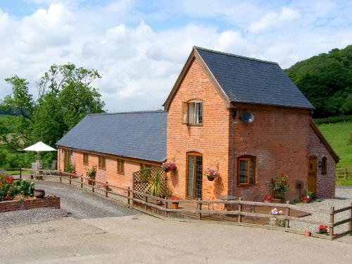 Talog Barn, Newtown