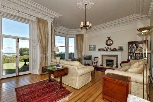 Moresby Apartment