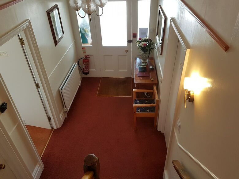 Hostal Montrose Guest House