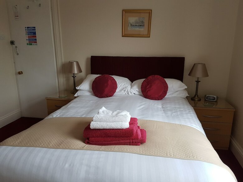 Hostal Montrose Guest House