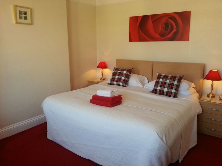 Hostal Montrose Guest House