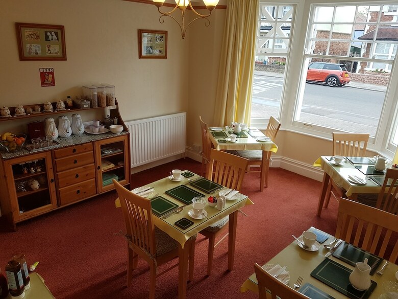 Hostal Montrose Guest House