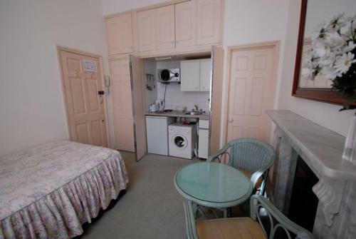 Stay-in Apartments Queensway