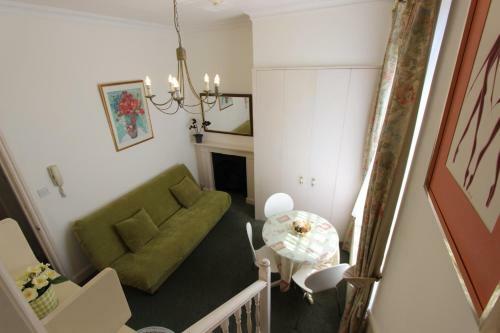 Stay-in Apartments Queensway