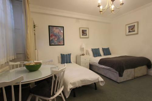 Stay-in Apartments Queensway