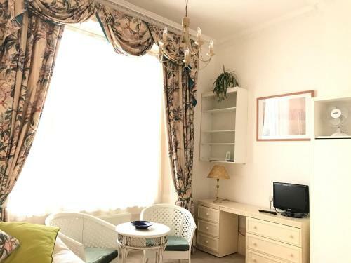 Stay-in Apartments Queensway