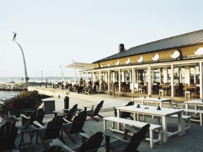 Hotel J