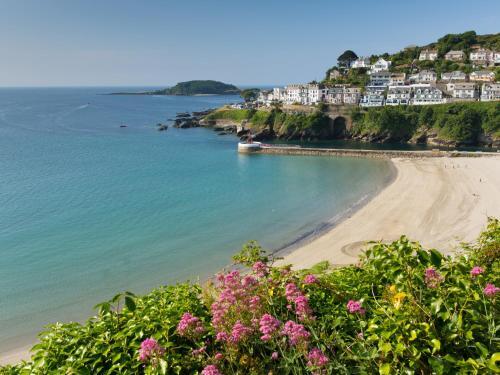 Betty's Place, Looe