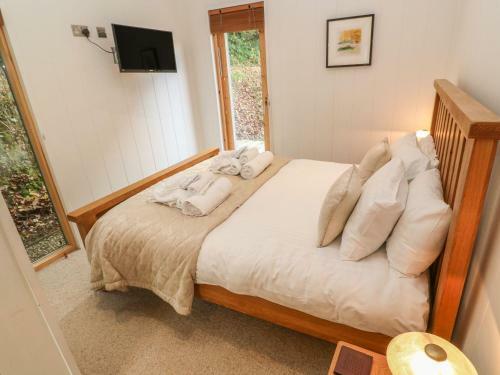 7 Hedgerows, Looe