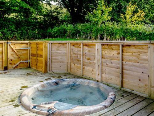 7 Hedgerows, Looe