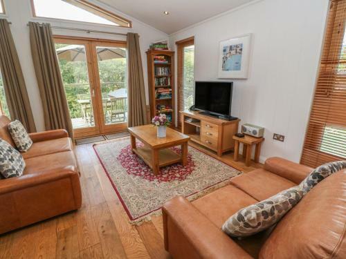 7 Hedgerows, Looe