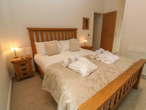 7 Hedgerows, Looe