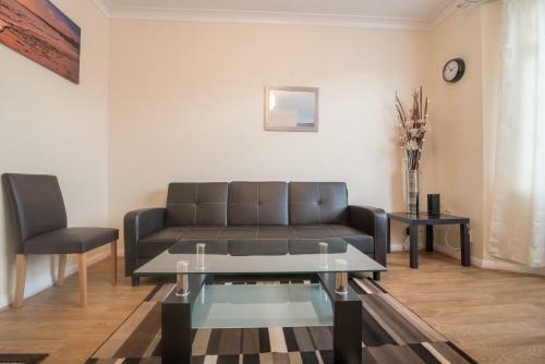Hostal Two Bedroom Serviced And Fully Equipped House
