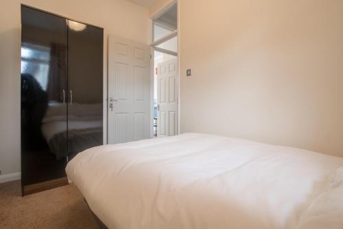 Hostal Two Bedroom Serviced And Fully Equipped House