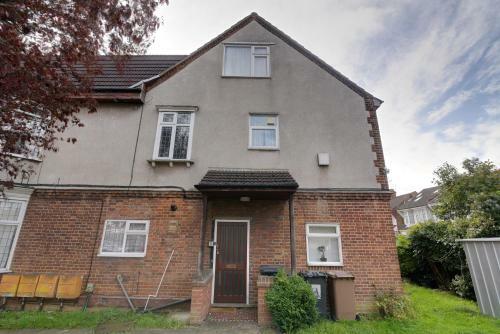 Hostal Two Bedroom Serviced And Fully Equipped House