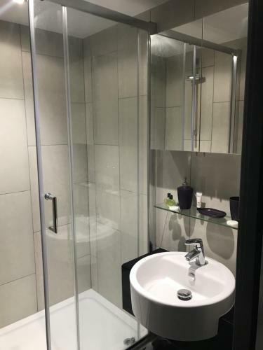 Hotel Home N Away Ensuite Room