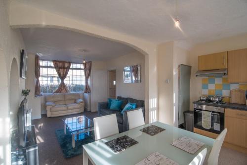 Apartamento Two Bedroom Fully Serviced House