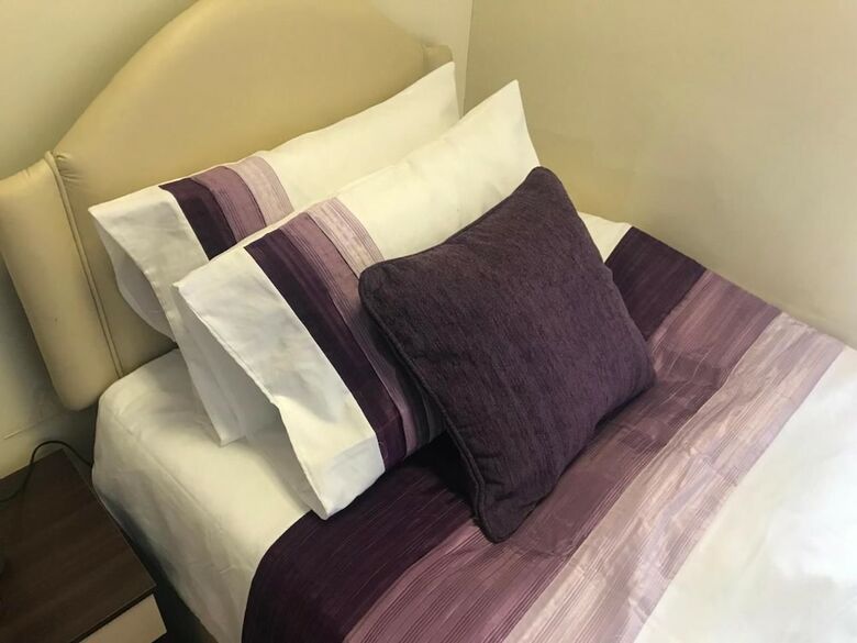 Hotel Adelaide House