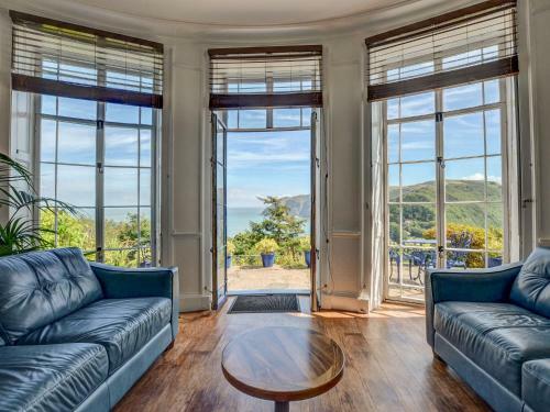 Bayview Tower, Lynton