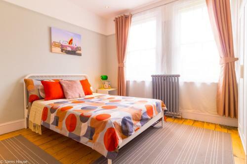 Hostal Siems House