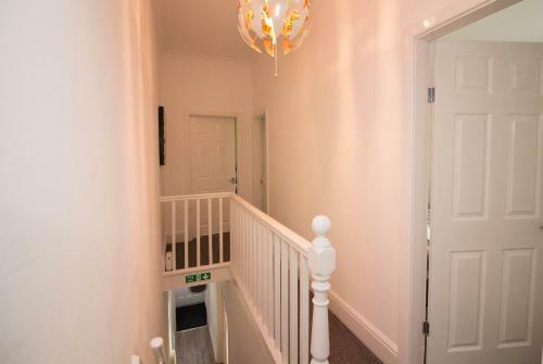Apartamento The Metro 5-bed House