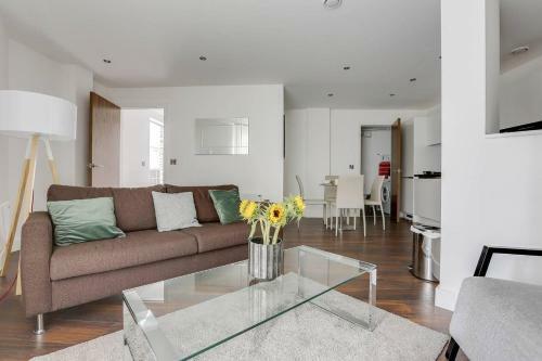 Villa Modern 2br Townhouse With Private Terrace!