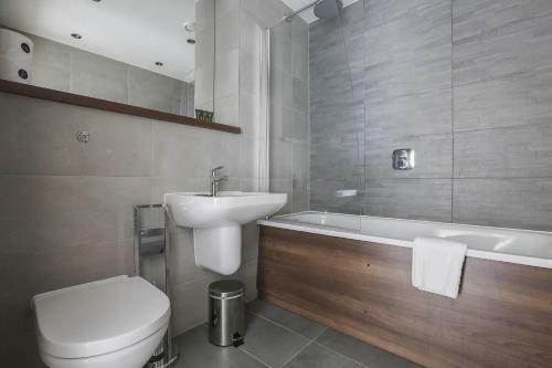 Villa Modern 2br Townhouse With Private Terrace!