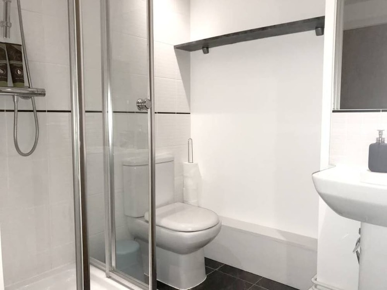 Modern 2 Bedroom Apartment In City Centre With Balcony