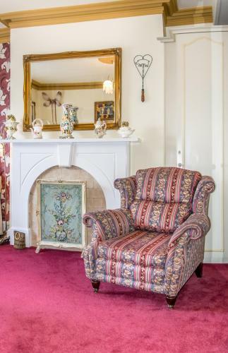 Hostal Creston Villa Guest House