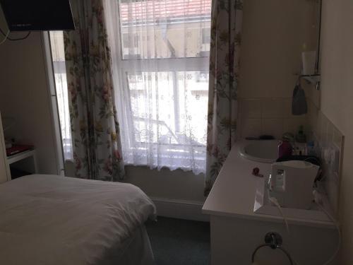 Hostal Kenmore Guest House